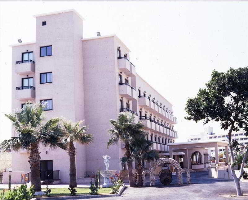 Chrystalla 2*
