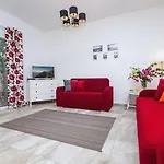 1 Bedroom Apartment In Paradise Garden 3