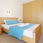 Bay View Apartment