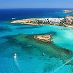Beach Front Bella Vista By Ezoria Villas