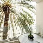 Spacious Studio Downtown