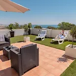 MAKENZY Seaview PENTHOUSE