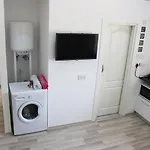Amber'S House