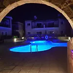 Charming 2 Bed. Ap. With Swimming Pool