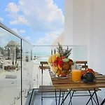 Phaedrus Living Seaside Luxury Flat Athina 108