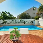 Sunnyvillas: 3Br Super Cozy Villa☆Private Pool☆Bbq - Villa Falcon