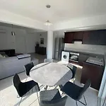 Cosy Apartment In Kato Paphos With Pool Access