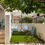 Dalia Seaside 2 Bedroom Apartment With Pool & Garden