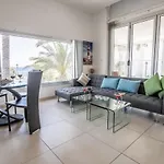 Fig Tree Beach View Apartment