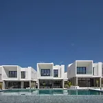 Avalon 1 Villa 2 Communal Pool
