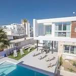 Kube Luxury Villas