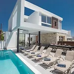 Kube Luxury Villas