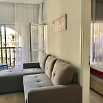 Cozy Apartment By The Sea
