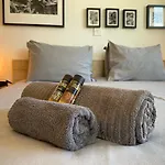Charming Old City Apartment