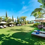 Sea Front Oceanus H2 By Ezoria Villas