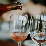 Gillham Vineyard Hotel