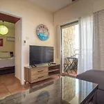 Central, By Sea, Seaview, Renovated 1 Bedroom Flat
