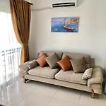Beautiful One-Bedroom Apartment Lukomorye B6