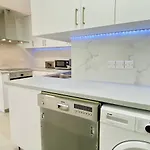 Basillica 3 Bedrooms Apartment