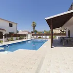 Villa Angela Coral By Villa Plus