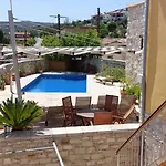 Anesi House