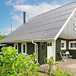 5 Person Holiday Home In Hemmet