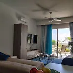 Lovely 1-Bedroom Unit @ Fabulous Location