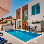 Dream 3Bdr Villa With Private Pool Near The Beach!