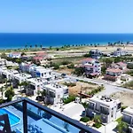 Royal Life Poseidon B Long Beach Iskele