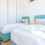 Waves 3-Bedroom Villa In Protaras