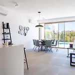 Cyan 3-Bedroom Villa In Protaras