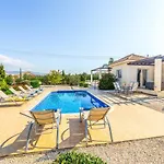 Villa Orange Tree