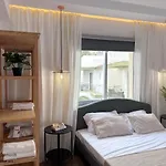 Welcome To Modern Sea View Apartment