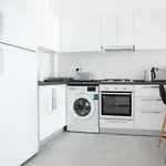 Modern Two Bedroom Apartment In Caesar Resort & Spa, Long Beach