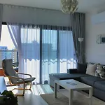 Modern Two Bedroom Apartment In Caesar Resort & Spa, Long Beach