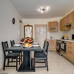 Fig Tree Beach Apartment 2