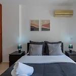 Mia 1-Bedroom Apartment In Larnaca