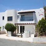 Always Welcome! Near Beach, Cml Swimming Pool