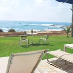 Sea Front Villa With Private Heated Pool, Quiet Area Paphos 322