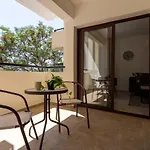 Mia 1-Bedroom Apartment In Larnaca