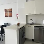 Sea Side Apartment And Pool