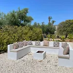 Cocoon Luxury Villa In Coral Bay-3 Min To Beach