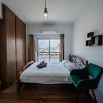 Sea View City Centre 3Bed Apartment