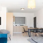 Fig Tree Blue Apartment-141