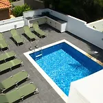 Lydia'S Villa