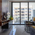 Flair 1-Bedroom Apartment In Larnaca