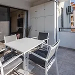 Alexis Apartments - Modern 2-Bedroom With Swimming Pool