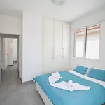 Villa Suri, Luxury Seafront Villa