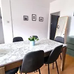2 Apts - 12 Guests! Comfy And Unique Apt With 150Mbit Internet Speed