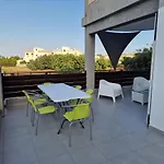 Kalifi Pool Apartment